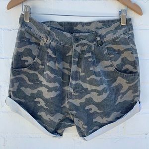 One Teaspoon Camo shorts